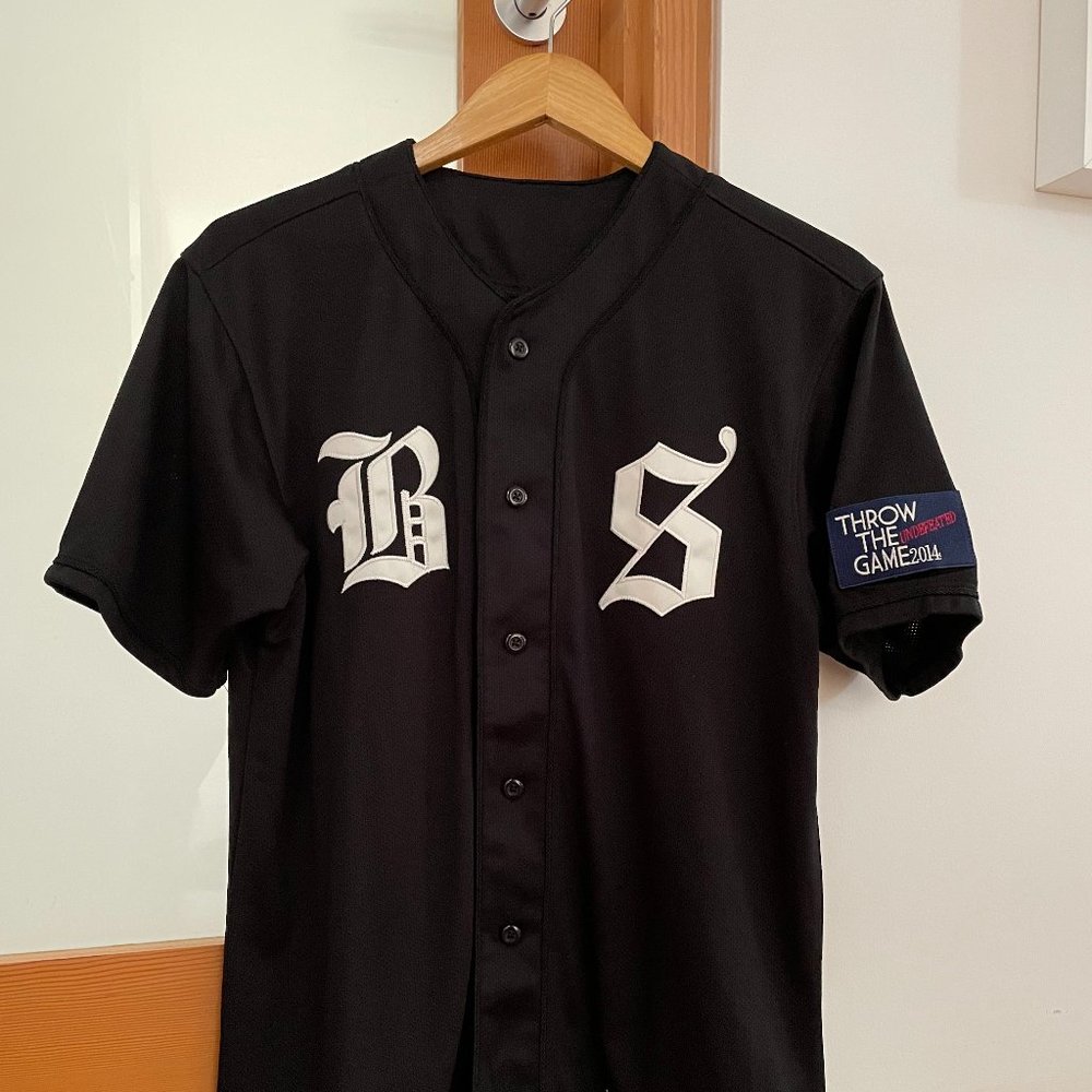 UNDEFEATED “THROW THE GAME” Black Warm-Up Jersey Size Medium Summer '14